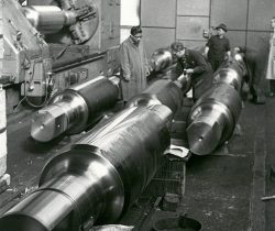 Meilenstein von Stahlguss- und Halbstahlwalzen